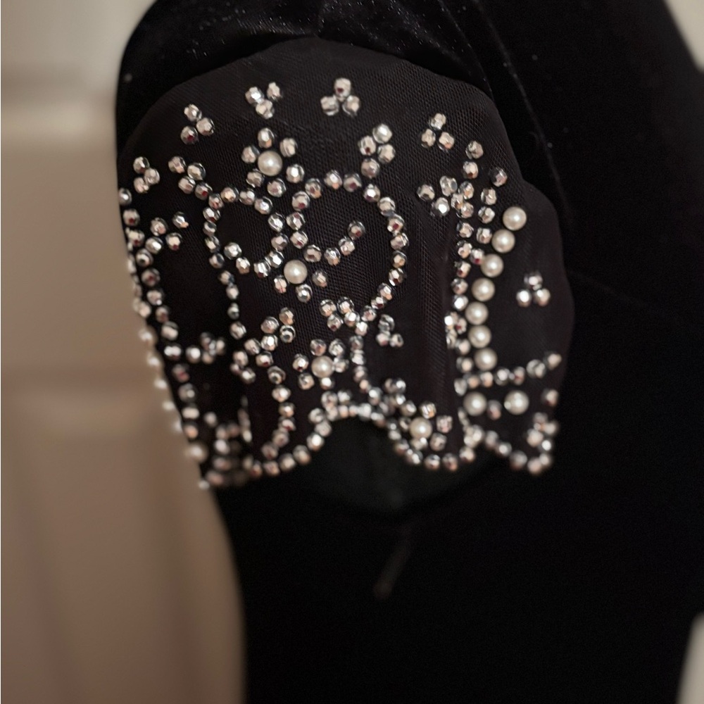 MARINA Black Velvet Midi Dress with Beaded Cap Sleeves size S NWT - Picture 4 of 7